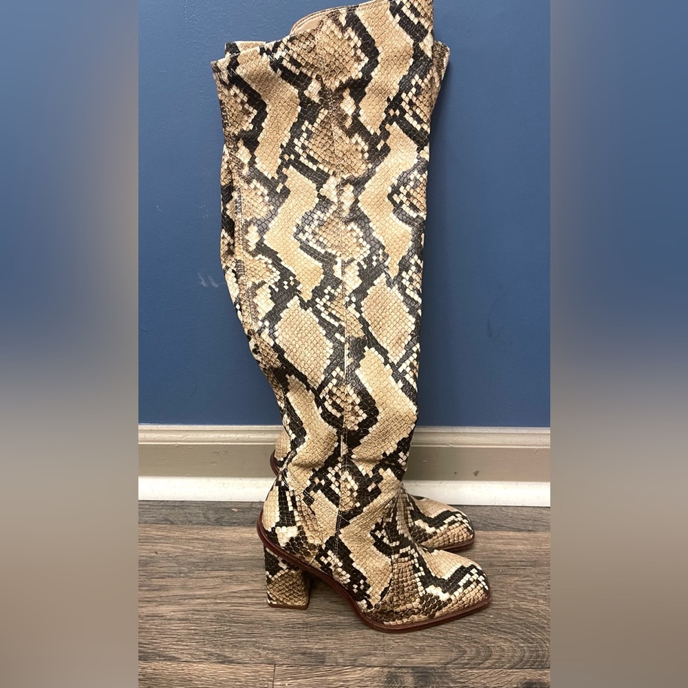 Beautiful, Snake-Embossed Long Boots